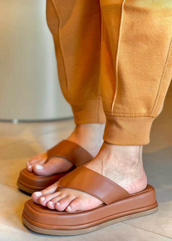 Sandália Flatform - Couro Acolchoado