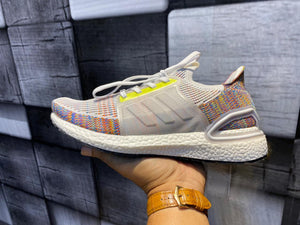 Tênis Ultraboost 20